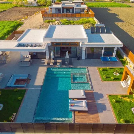Estelia / Kalkan Szálloda 4*