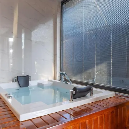 Estelia / Kalkan Szálloda 4*